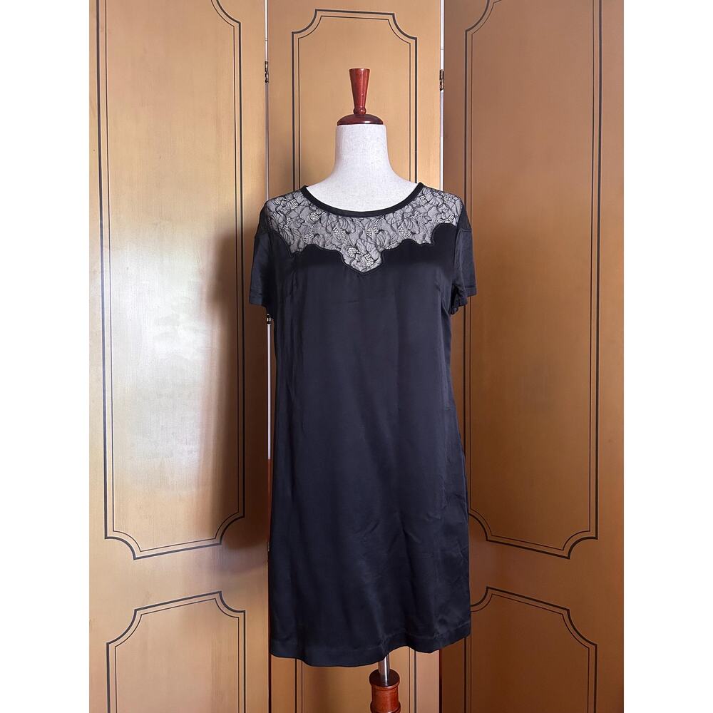 Vintage black dress with lace details, size L